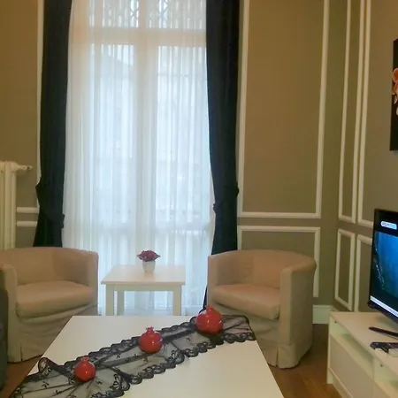 Triada Hotel