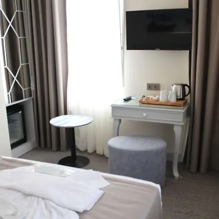 Triada Hotel 4*