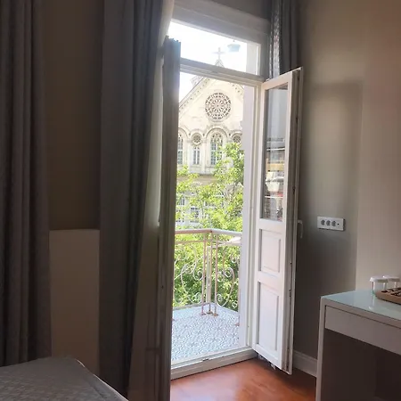 Triada Hotel